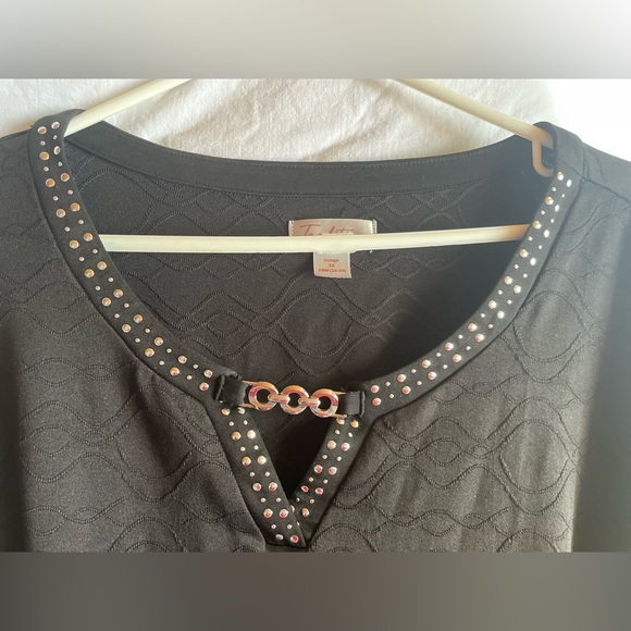 PLUS size tradition 3X black short sleeve top metal detail on neckline - Picture 3 of 4